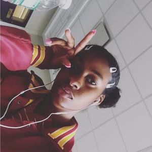 Meet your Posher, Olivia